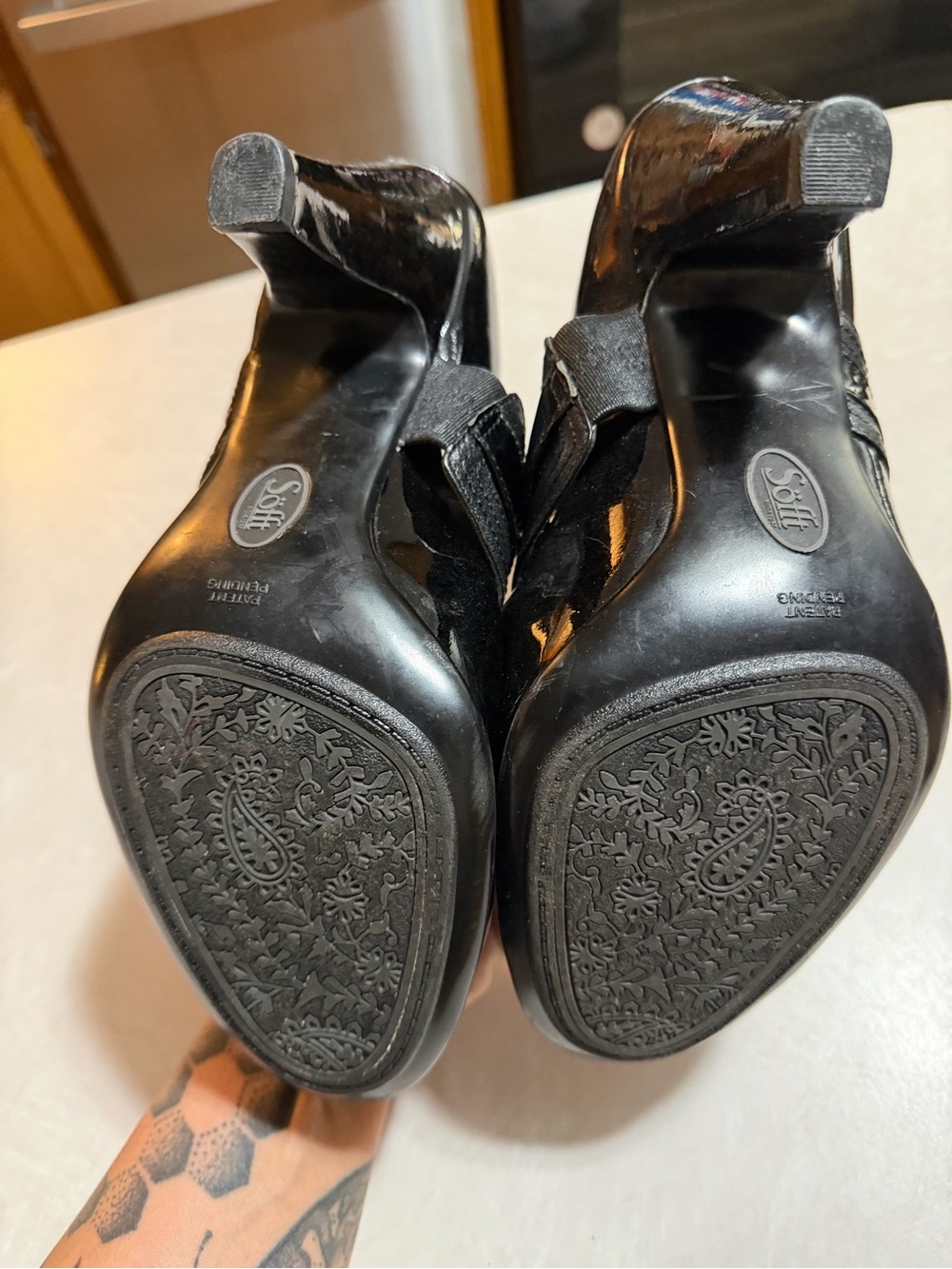 Classic Black Patent Mary Jane Heels - Picture 4 of 4